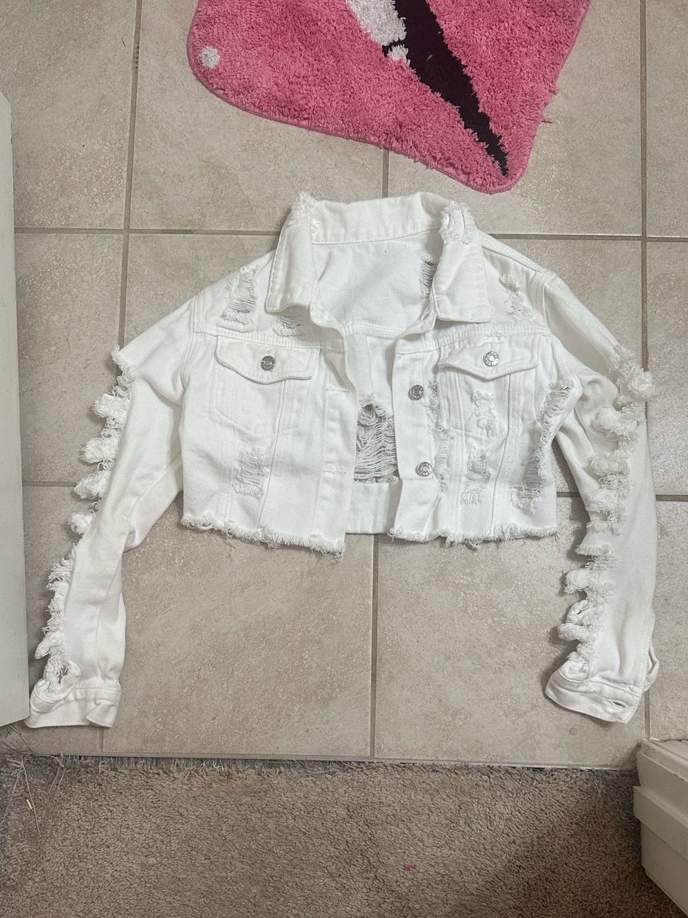 SHEIN White Cropped Distressed Denim Jacket with Fringe Trim